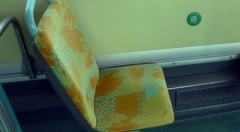 POURQUOI LES SIÈGES DE NOS TRANSPORTS SONT-ILS SI MOCHES?