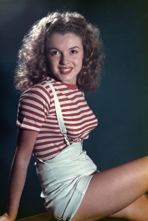 marilyn-monroe-young-6.thumb.jpg.ccbcb4f0749d5fe232e8c9aeb7acb4f9.jpg